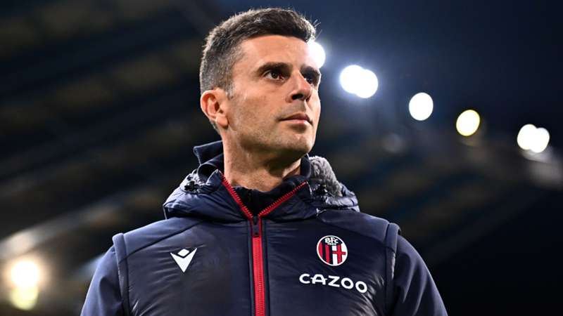 Thiago Motta Treinador Da Bologna Durante O Jogo Da Serie Italiana Uma Liga  Entre Salernitana Vs Bologna Final Result Salerni Foto de Stock Editorial -  Imagem de ataque, discurso: 272536383