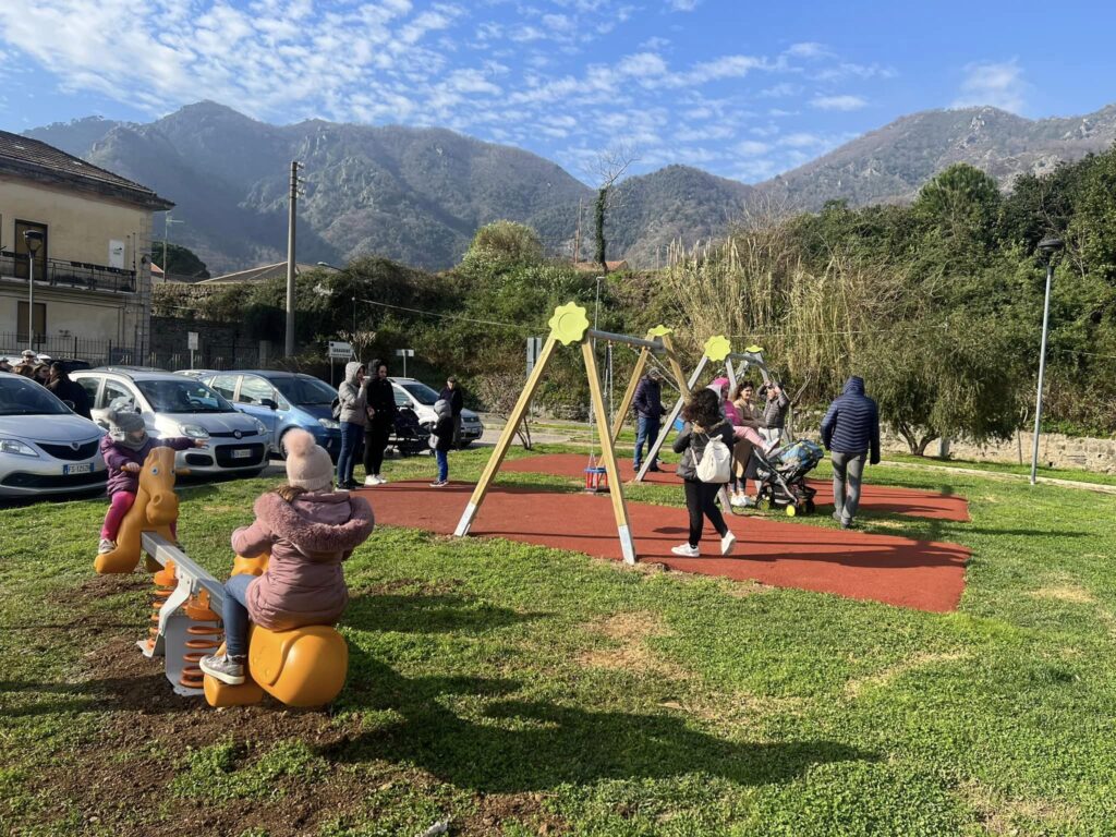 Baronissi, nuovo parco giochi e giostre per disabili