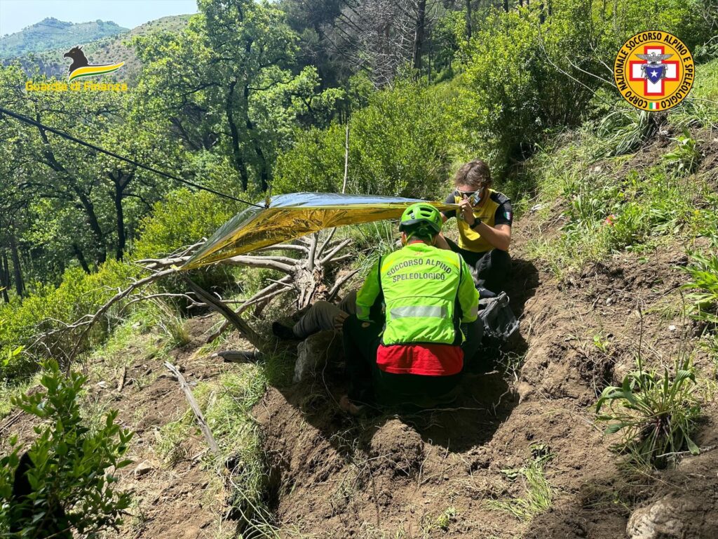 Nocera Superiore, precipita per 15 metri: salvato escursionista