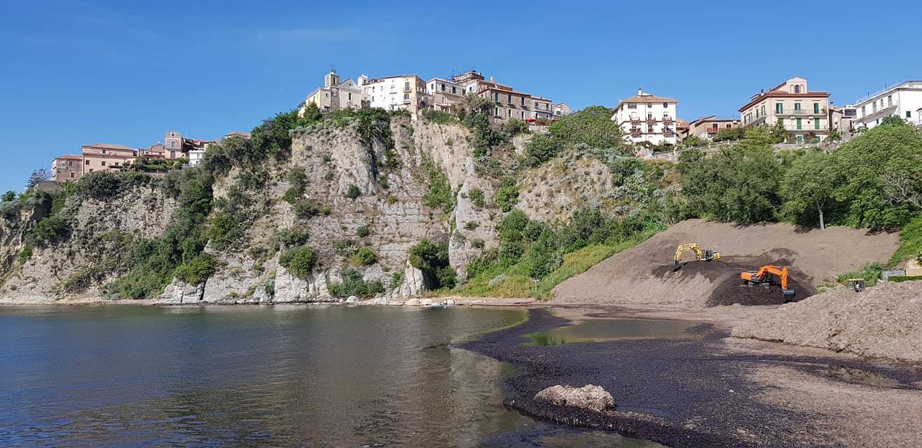 Agropoli, the algae return and the controversy explodes again