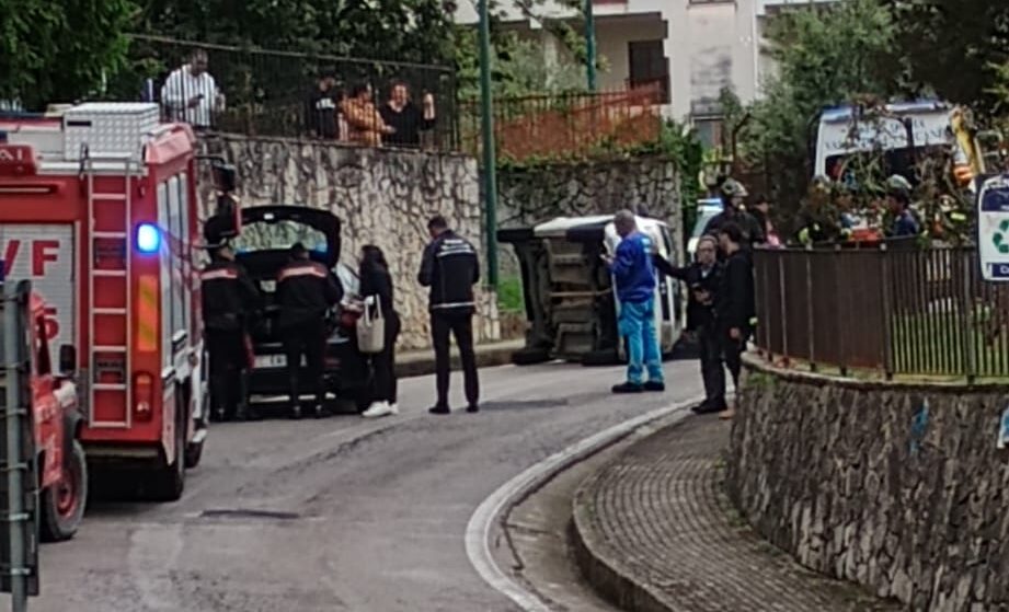 Vallo della Lucania, woman overturns car