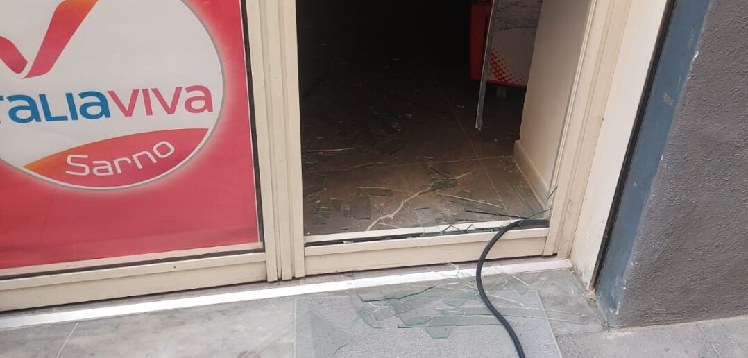 Damage to party offices, shops and parties in Sarno: taken