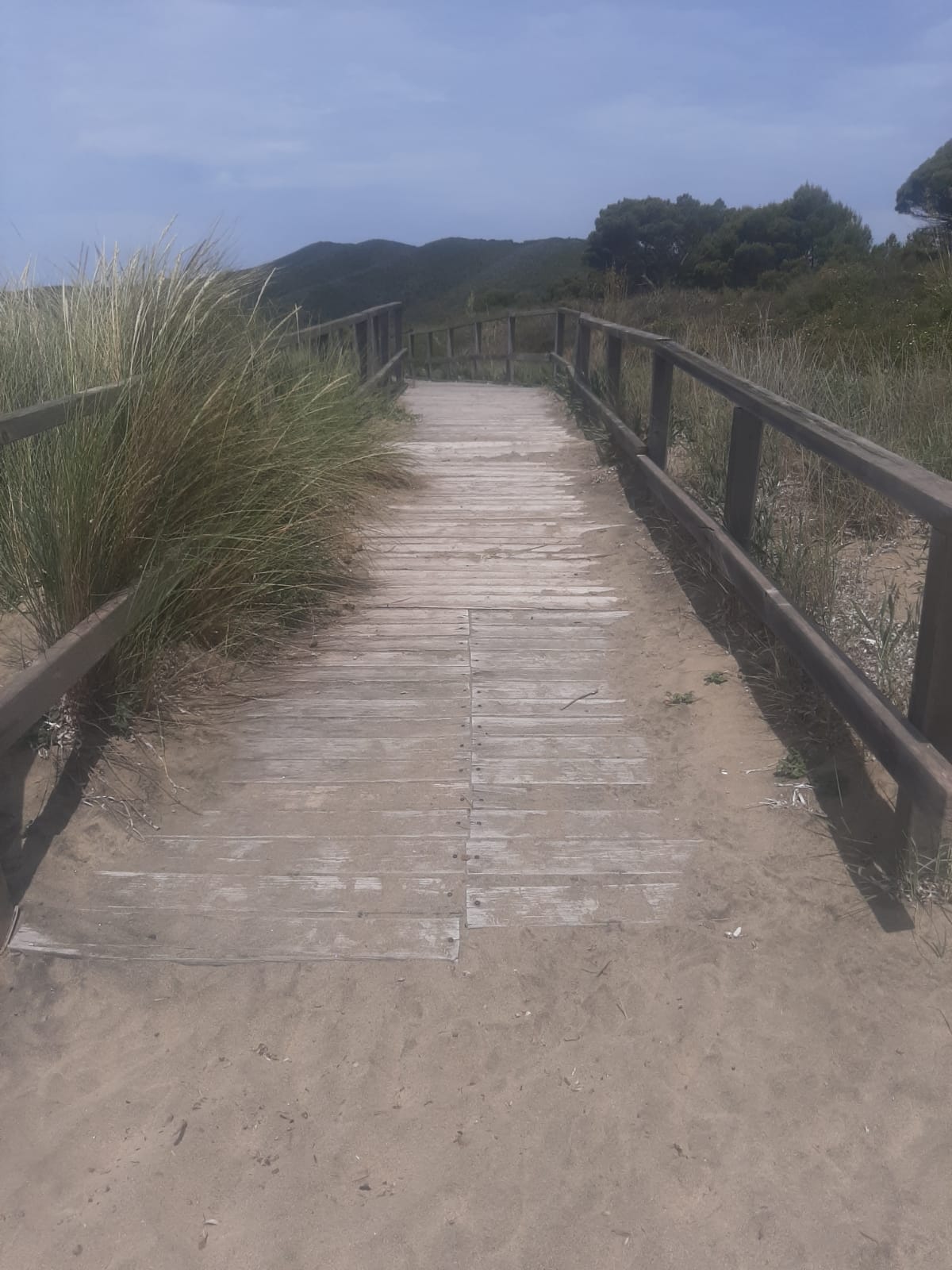 Montecorice, walkway to the dangerous beach