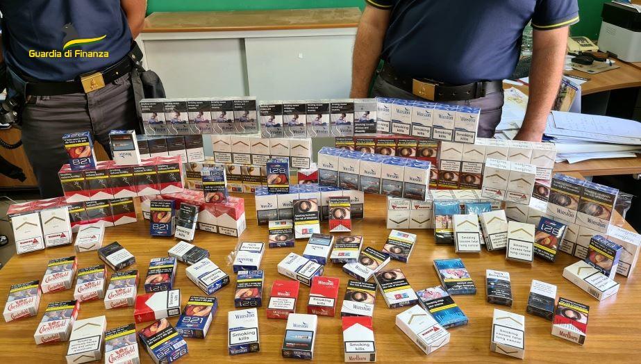 Scafati, 5kg of contraband cigarettes seized