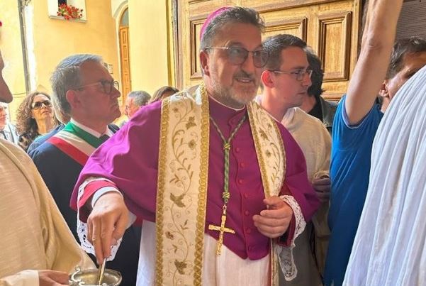 Vallo della Lucania, damage to Bishop Calvosa throughout a soccer match