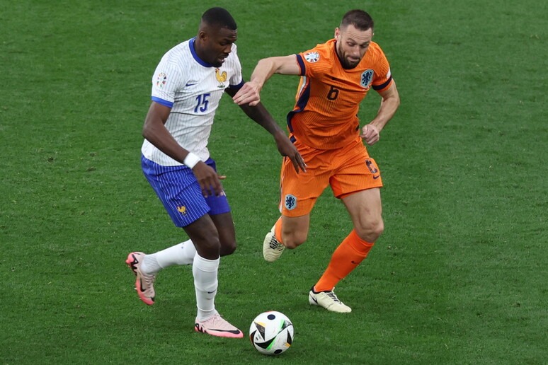 Holland-France 0-0, the large match ends goalless