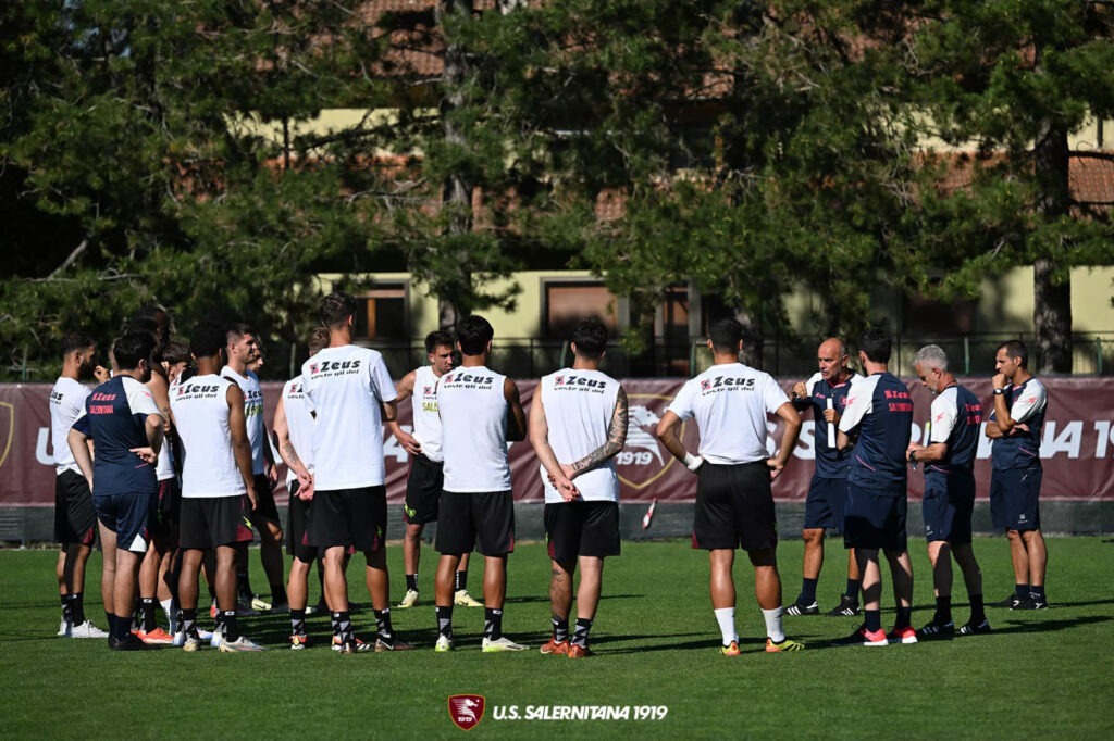 Salernitana, tifosi pronti al faccia a faccia