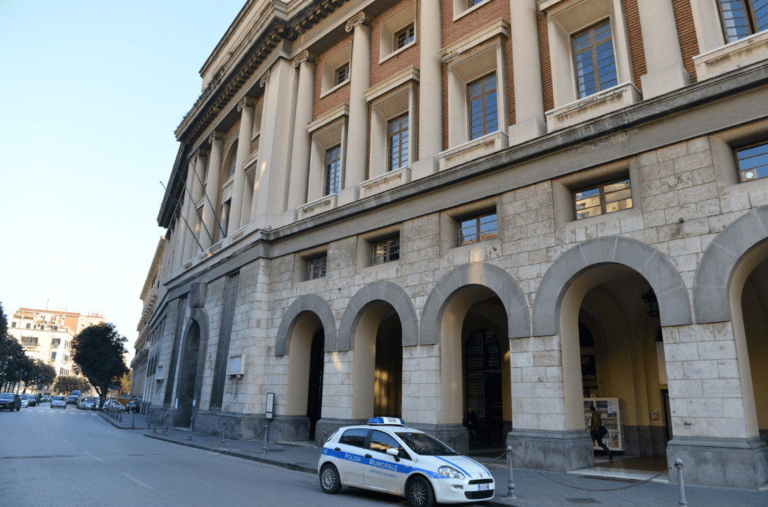 SOS public housing, squatters in Acer accommodation in Salerno