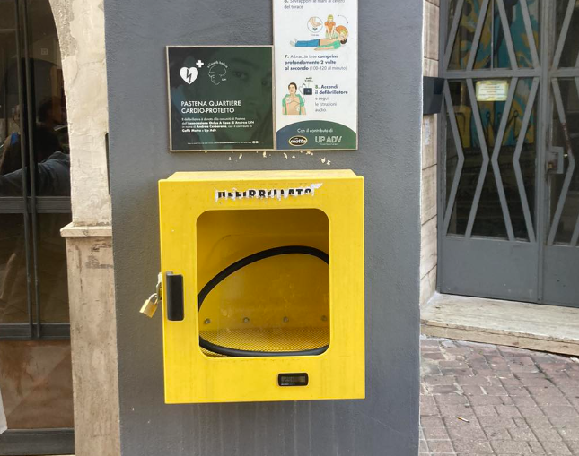 Salerno, defibrillator case vandalized in Pastena