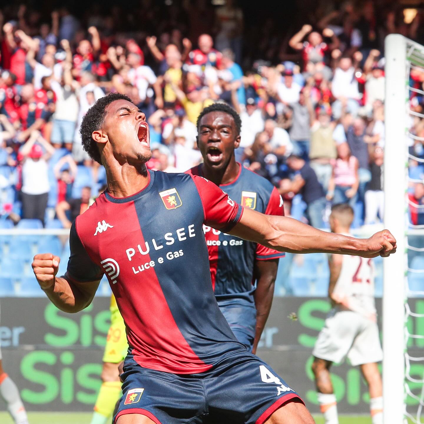 Genoa catches up with Roma at the last gasp