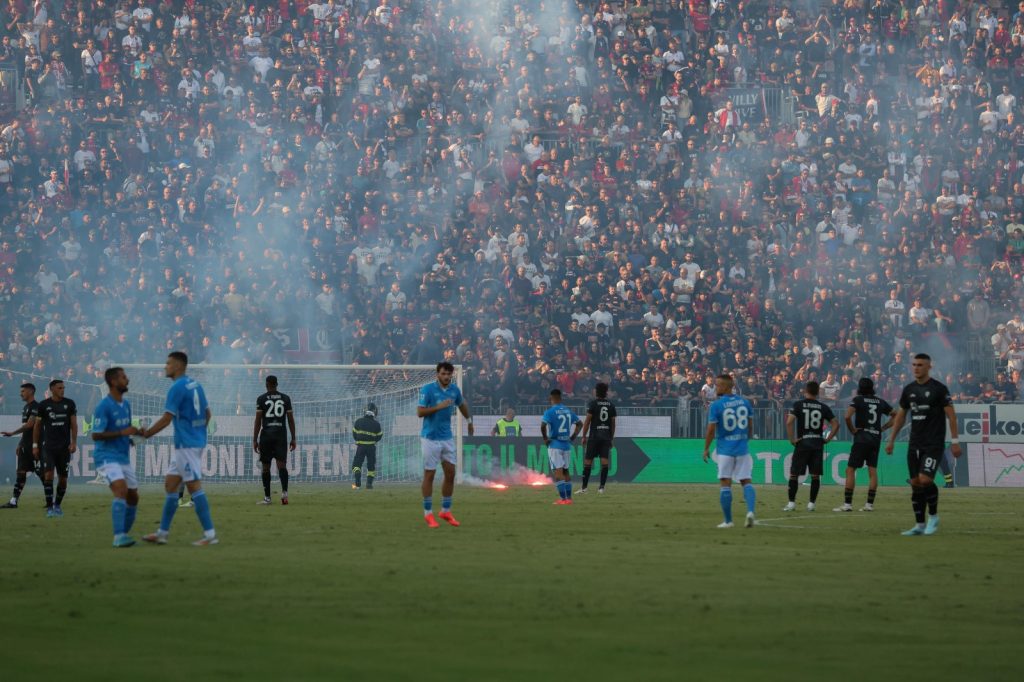 Terza vittoria di fila del Napoli: poker al Cagliari