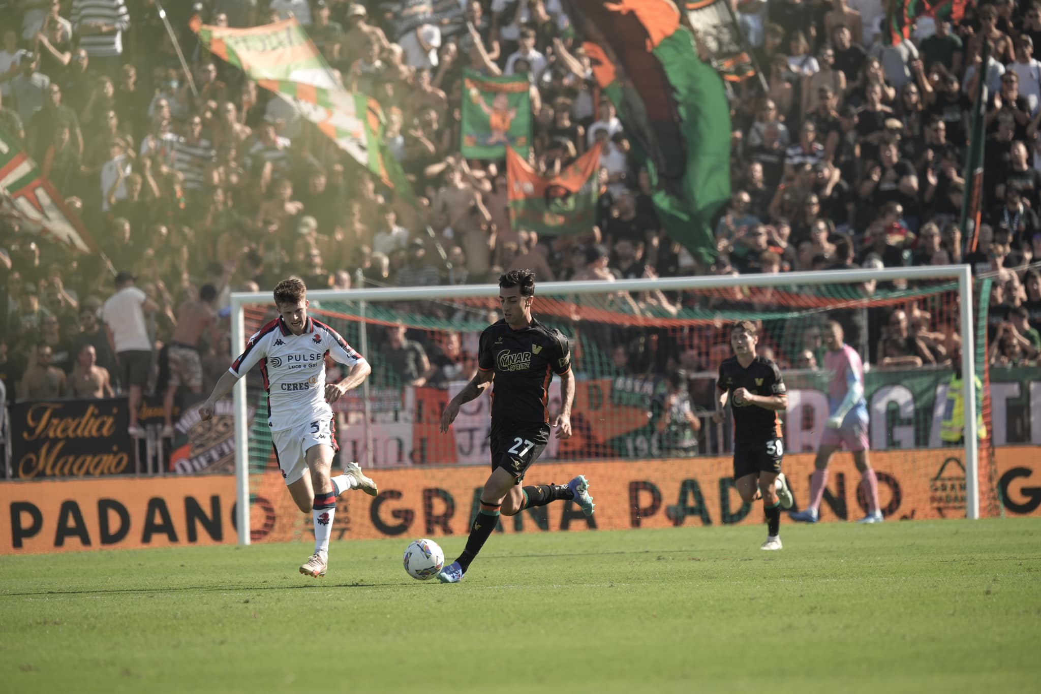 Venezia beats Genoa 2-0