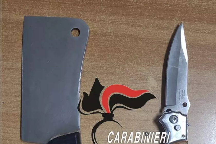 13enne con mannaia e 14enne con coltello, “dobbiamo difenderci”