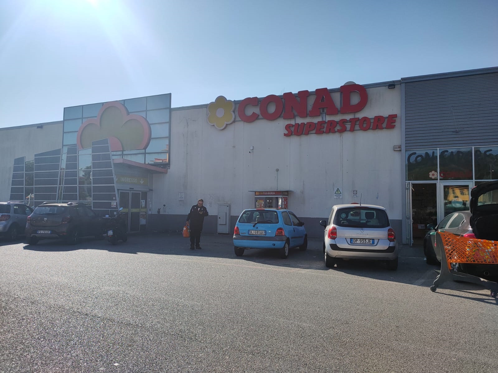 SOS thefts, the Conad in Fuorni burgled again: “Army on the streets”