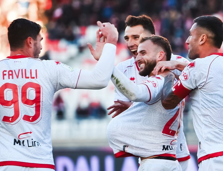 Spezia flies, Bari and Cremonese win