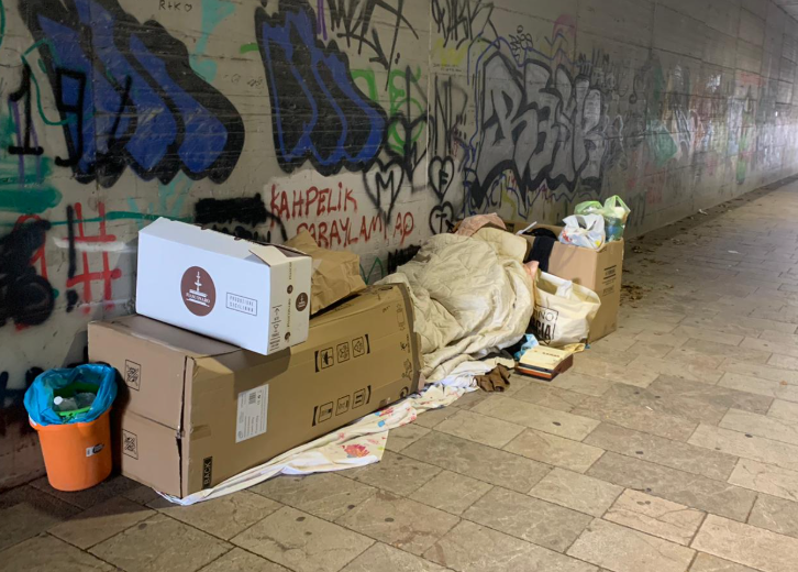 Sos Foce Irno, la “porta” del centro di Salerno fra bivacchi e rifiuti