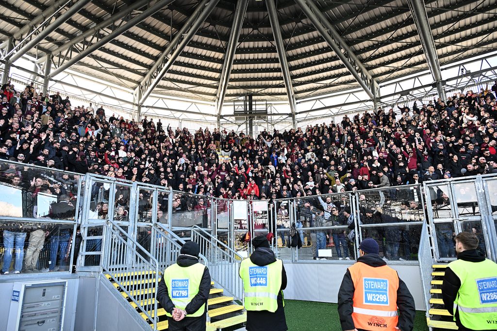 Lanciò petardo a Frosinone, arrestato tifoso della Salernitana