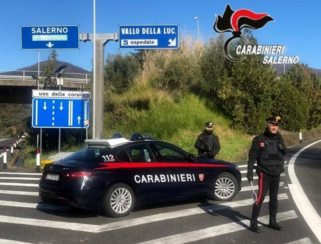 Vallo della Lucania, non si ferma all’alt: 22enne ai domiciliari