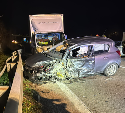 Schianto tra cinque auto sulla Fondo Valle Sele: c’è un morto