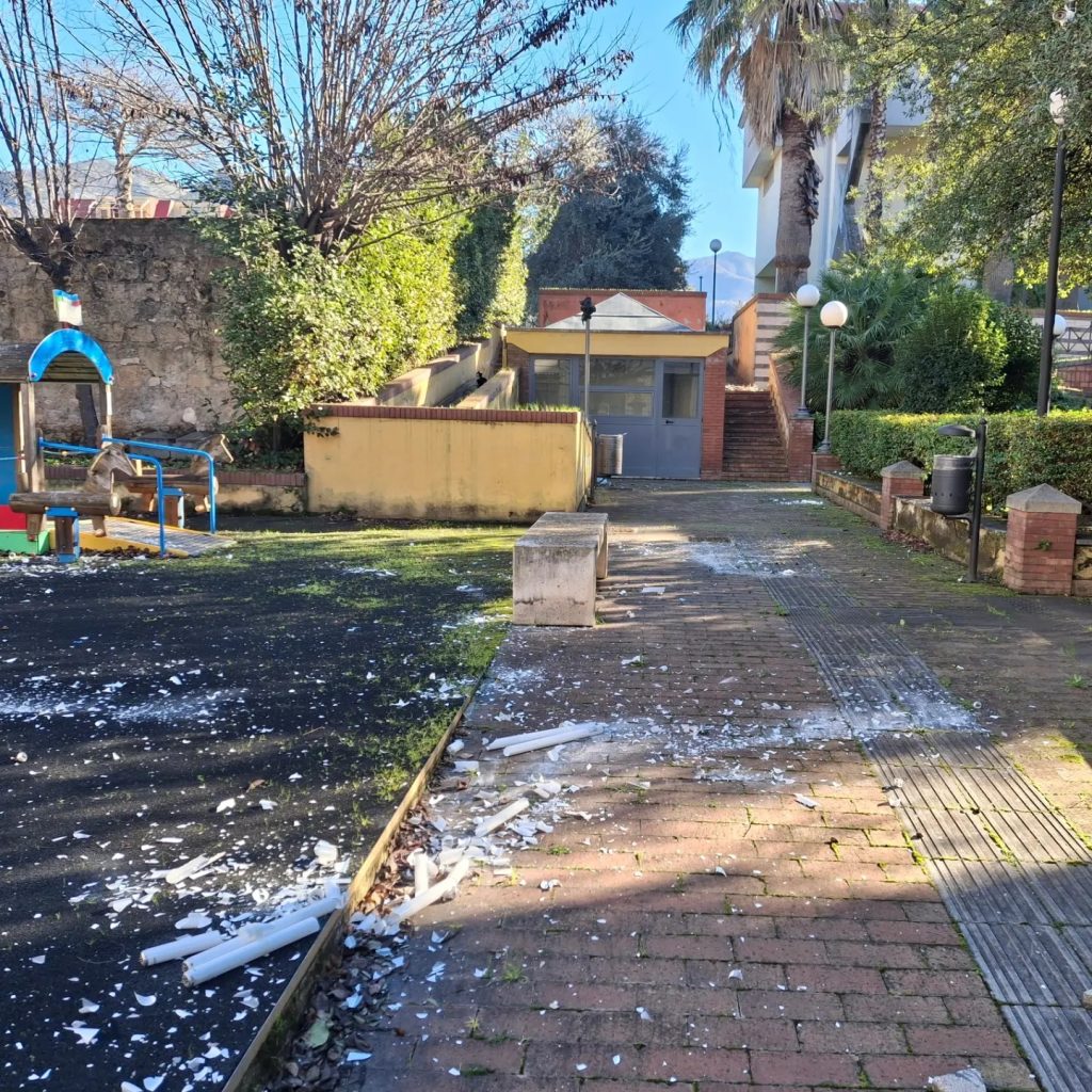 Nocera Superiore, vandalizzata la biblioteca comunale