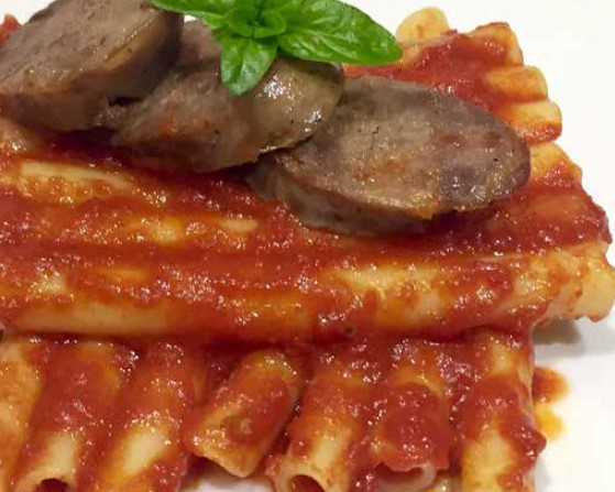 Ziti spezzati con ragù di cotechino