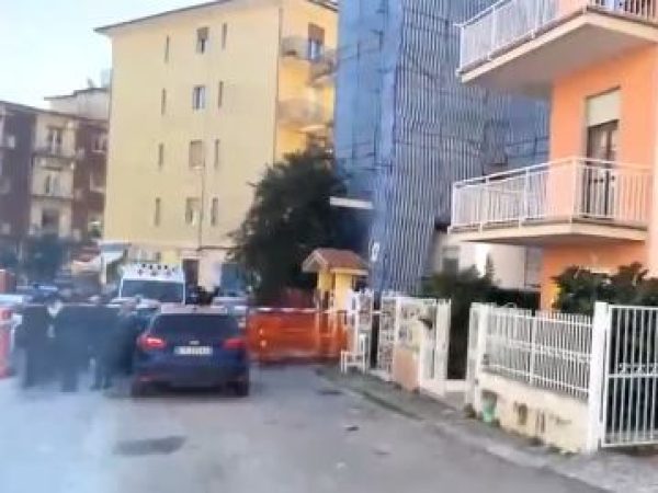 Napoli-Barcellona, a Pagani la fabbrica dei gadget falsi - La Città di  Salerno