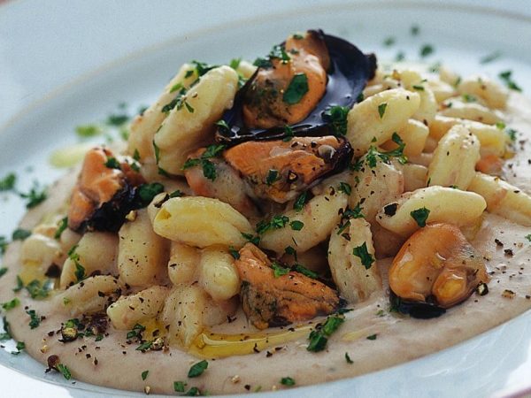 cavatelli-con-crema-di-fagioli-e-cozze-1200x630